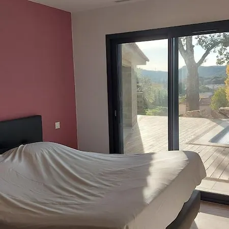 Provence, Uzes, Climatisee 8 Pers Avec Piscine Privee