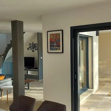 Provence, Uzes, Climatisee 8 Pers Avec Piscine Privee Gaujac (Gard)