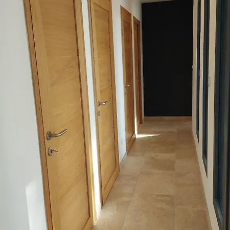 Provence, Uzes, Climatisee 8 Pers Avec Piscine Privee *